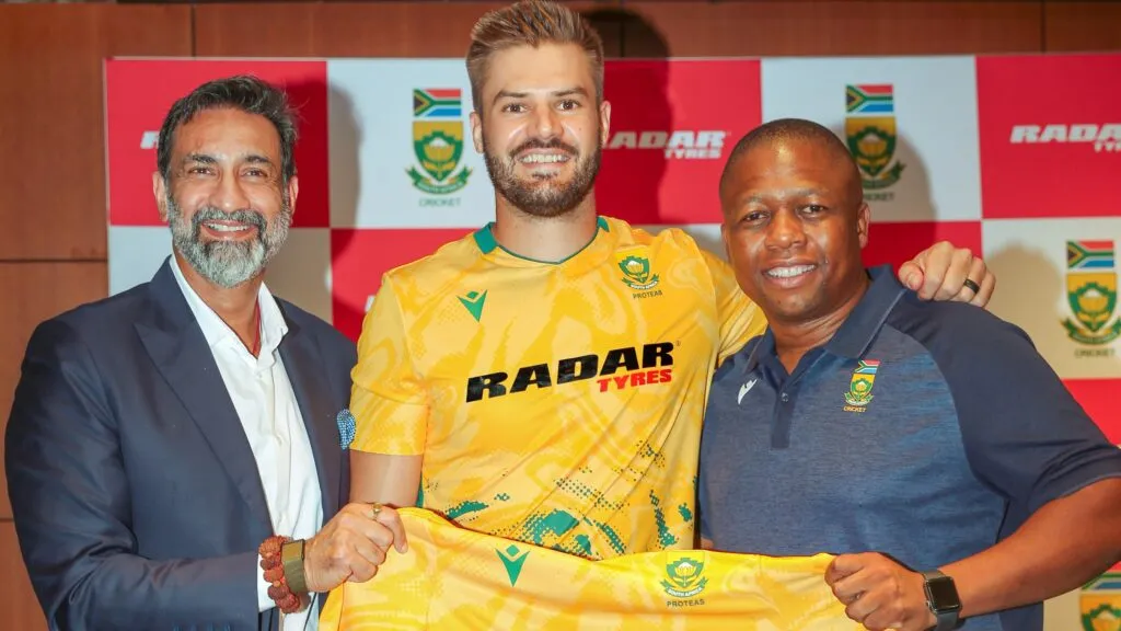 Radar Tyres logo on Proteas T20I cricket kit