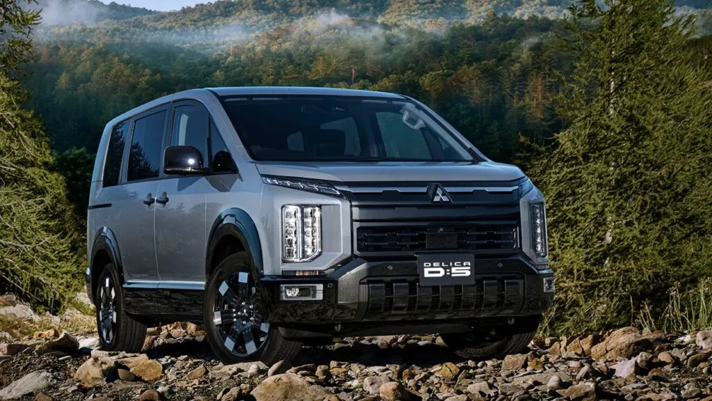 Yokohama Geolandar SUV tyre fitted to the new Mitsubishi Delica D:5