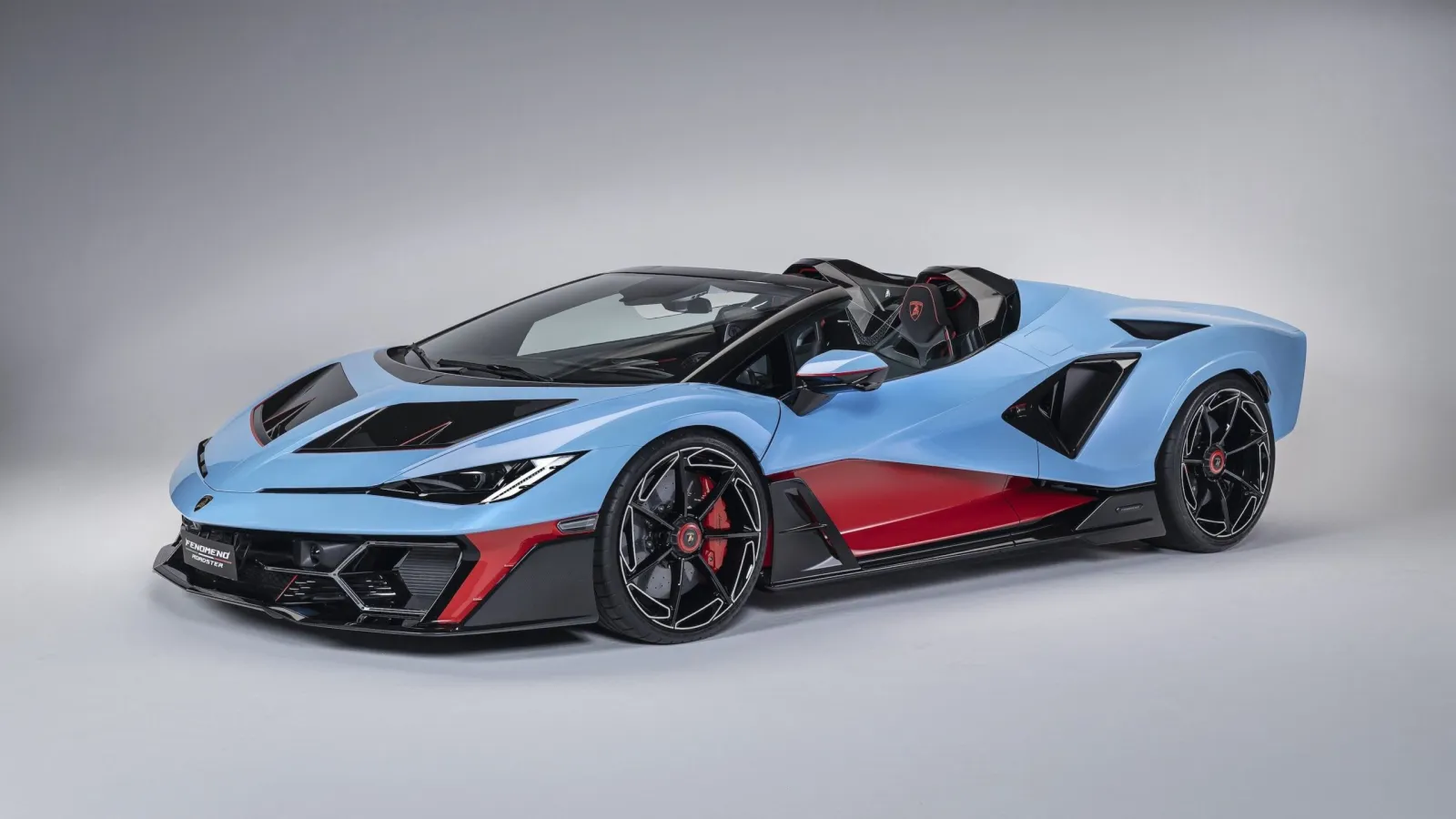 A 1080 CV hybrid Lamborghini Fenomeno Roadster equipped with exclusive custom Bridgestone tyres. (Photo: Bridgestone EMEA)